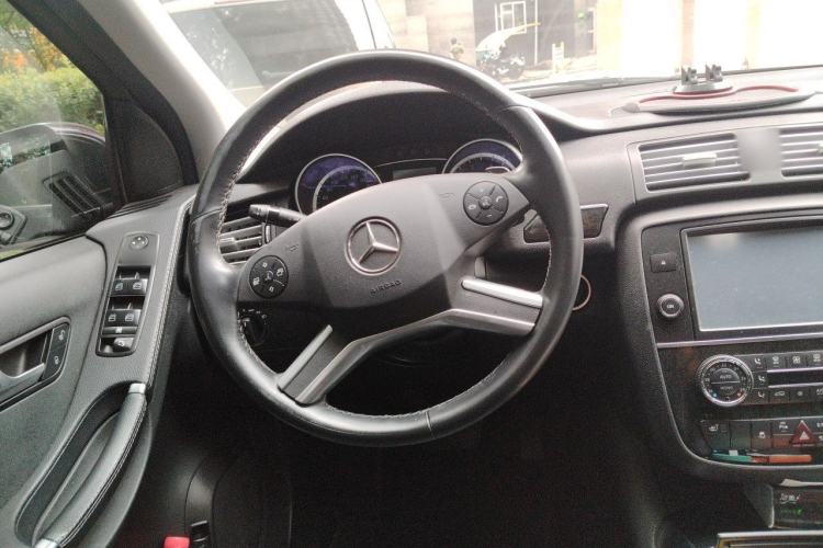 Used Mercedes-Benz R-Class 2014 R 400 4MATIC Business Model Steering Wheel