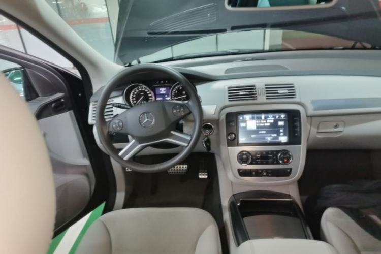 Used Mercedes-Benz R-Class 2014 R 320 4MATIC Business Model Steering Wheel