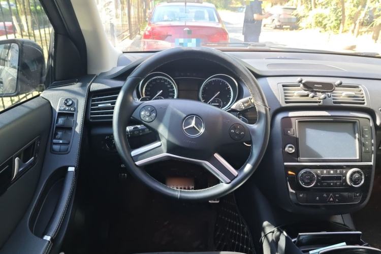 Used Mercedes-Benz R-Class 2014 R 320 4MATIC Business Model Steering Wheel