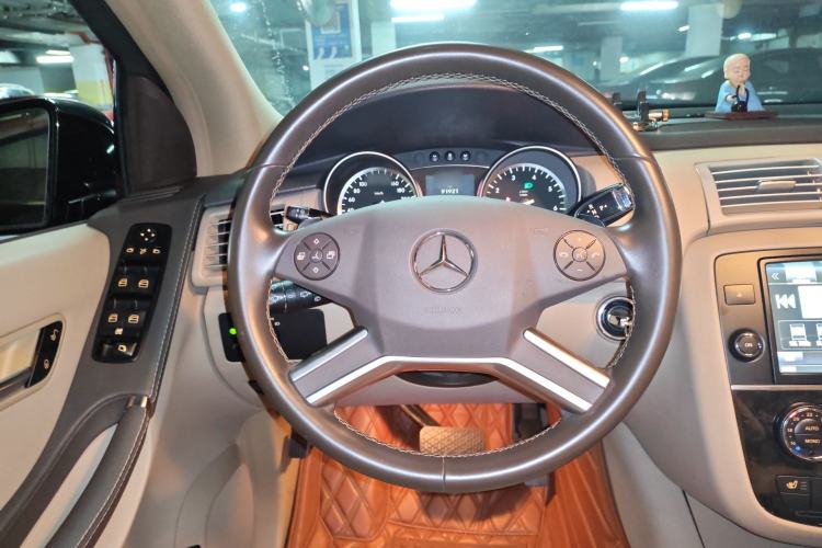 Used Mercedes-Benz R-Class 2014 R 400 4MATIC Business Model Steering Wheel