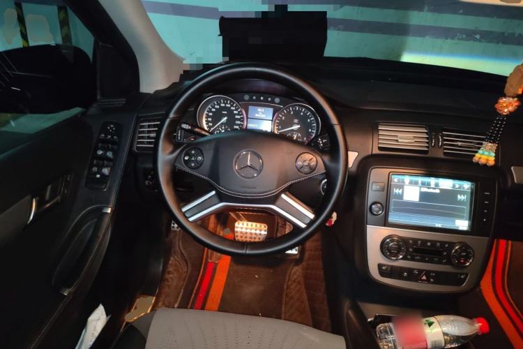 Used Mercedes-Benz R-Class 2014 R 320 4MATIC Business Model Steering Wheel