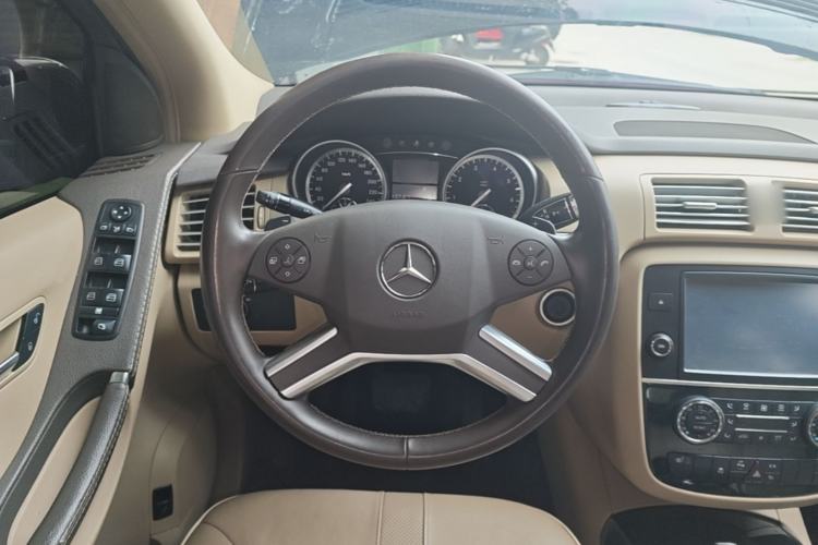 Used Mercedes-Benz R-Class 2014 R 400 4MATIC Business Model Steering Wheel