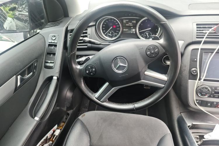 Used Mercedes-Benz R-Class 2014 R 320 4MATIC Business Model Steering Wheel