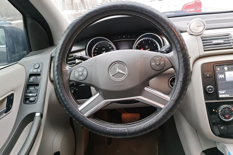 Used Mercedes-Benz R-Class 2014 R 400 4MATIC Business Model Steering Wheel