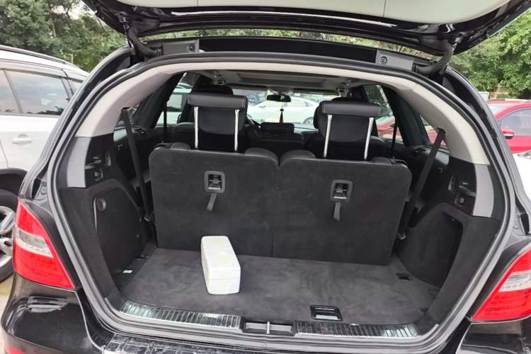 Used Mercedes-Benz R-Class 2014 R 320 4MATIC Business Model Trunk