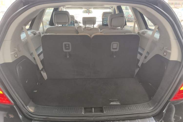 Used Mercedes-Benz R-Class 2014 R 320 4MATIC Business Model Trunk