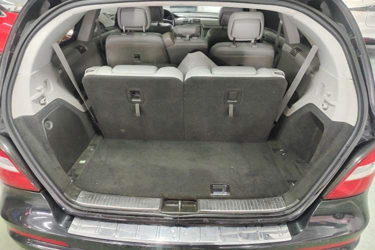 Used Mercedes-Benz R-Class 2014 R 320 4MATIC Business Model Trunk