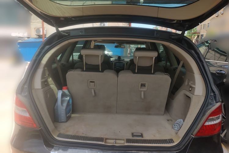 Used Mercedes-Benz R-Class 2014 R 320 4MATIC Luxury Model Trunk
