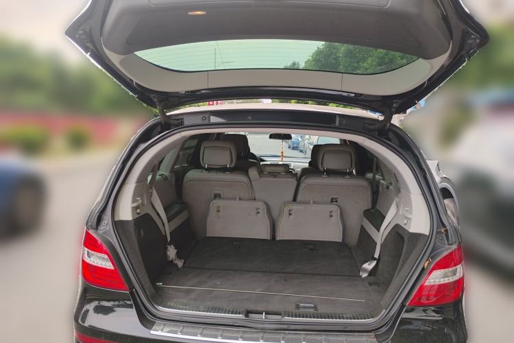 Used Mercedes-Benz R-Class 2014 R 320 4MATIC Business Model Trunk