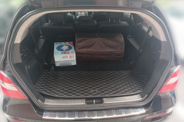 Used Mercedes-Benz R-Class 2014 R 320 4MATIC Business Model Trunk