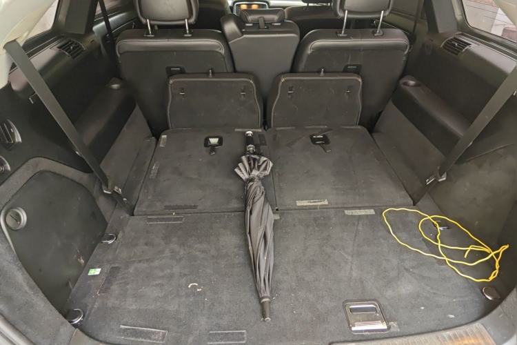 Used Mercedes-Benz R-Class 2014 R 320 4MATIC Business Model Trunk