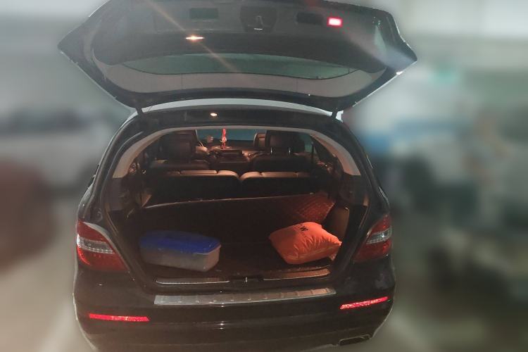 Used Mercedes-Benz R-Class 2014 R 320 4MATIC Business Model Trunk