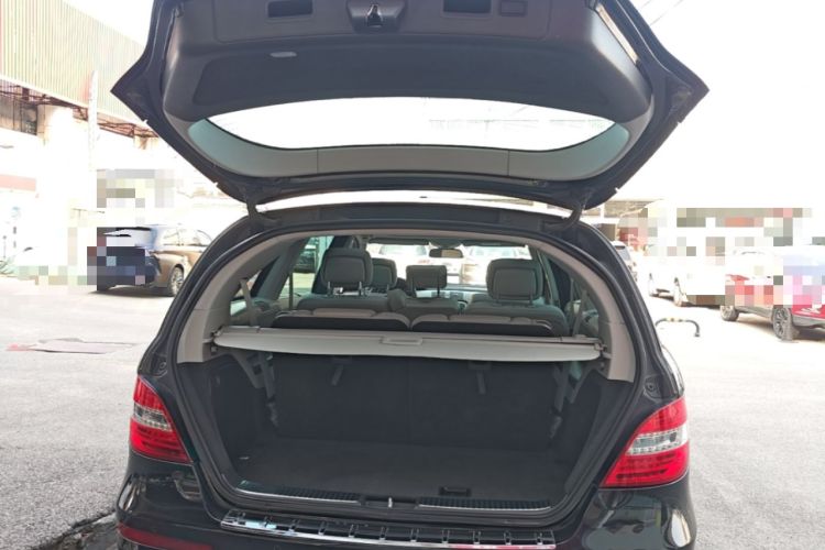 Used Mercedes-Benz R-Class 2014 R 320 4MATIC Business Model Trunk