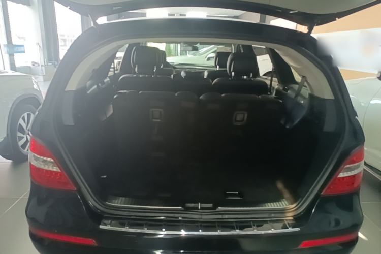 Used Mercedes-Benz R-Class 2014 R 320 4MATIC Business Model Trunk