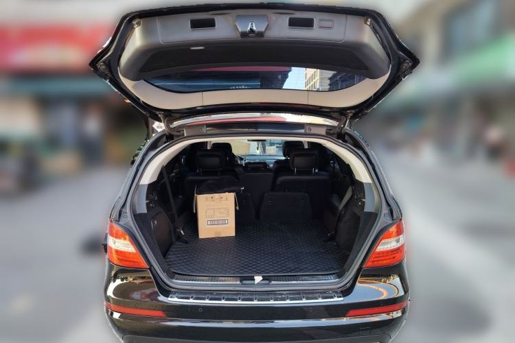 Used Mercedes-Benz R-Class 2014 R 320 4MATIC Business Model Trunk