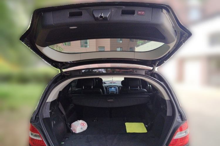 Used Mercedes-Benz R-Class 2014 R 400 4MATIC Business Model Trunk