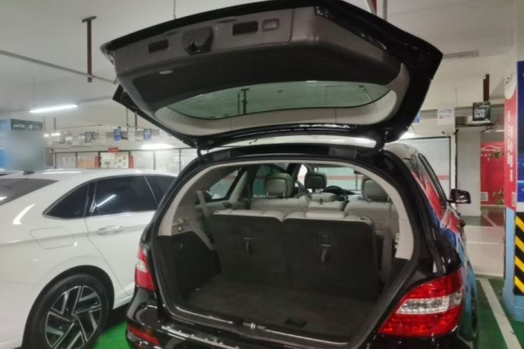 Used Mercedes-Benz R-Class 2014 R 320 4MATIC Business Model Trunk