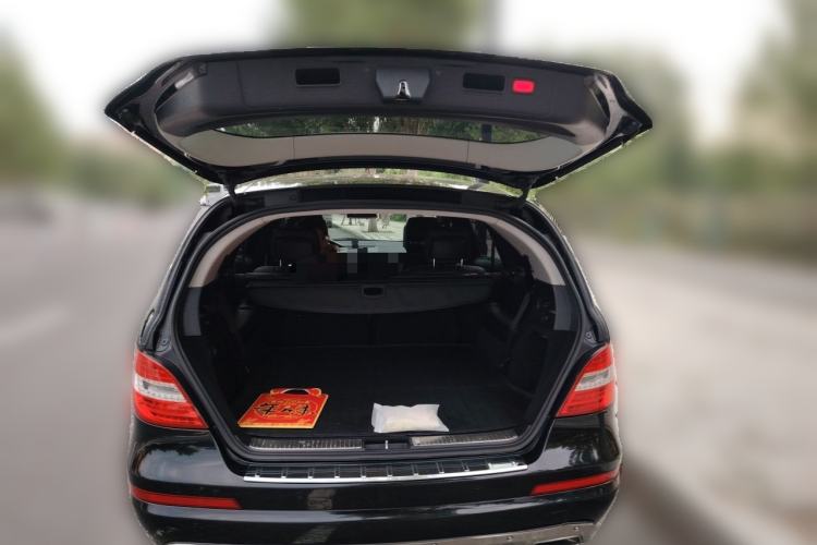 Used Mercedes-Benz R-Class 2014 R 320 4MATIC Business Model Trunk