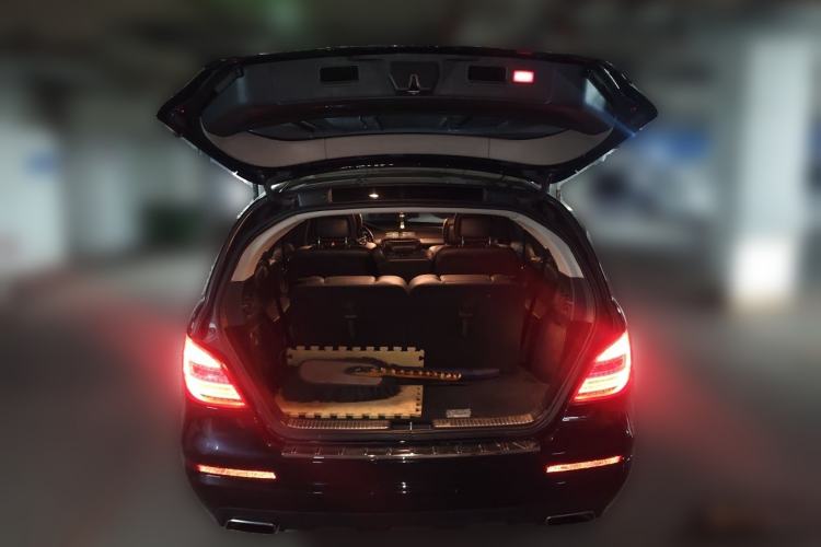 Used Mercedes-Benz R-Class 2014 R 320 4MATIC Business Model Trunk