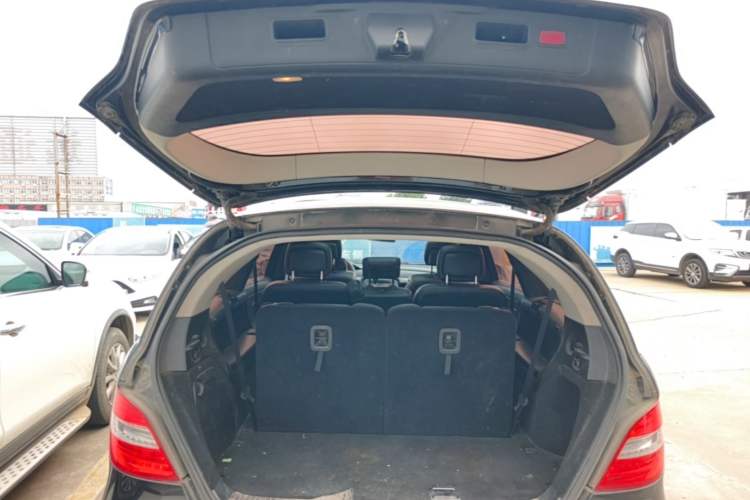 Used Mercedes-Benz R-Class 2014 R 320 4MATIC Business Model Trunk