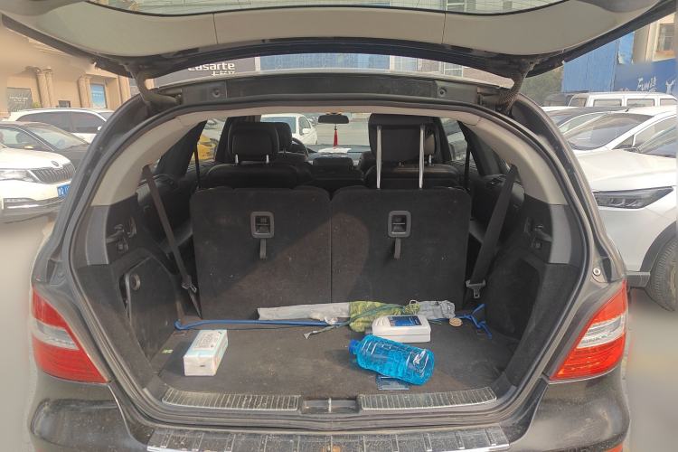 Used Mercedes-Benz R-Class 2014 R 320 4MATIC Business Model Trunk