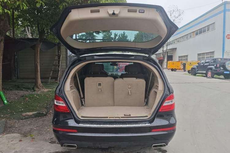Used Mercedes-Benz R-Class 2014 R 400 4MATIC Business Model Trunk