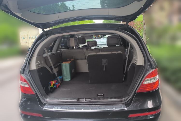 Used Mercedes-Benz R-Class 2014 R 320 4MATIC Business Model Trunk