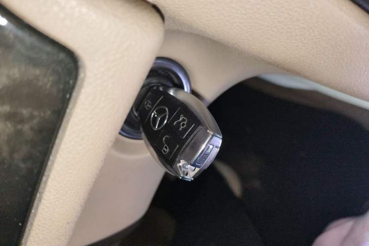 Used Mercedes-Benz R-Class 2014 R 400 4MATIC Business Model Vehicle Key