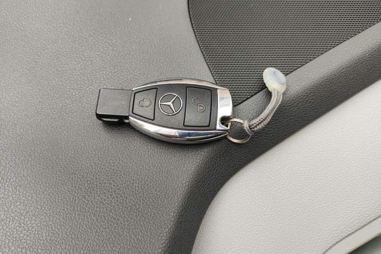 Used Mercedes-Benz R-Class 2014 R 320 4MATIC Business Model Vehicle Key