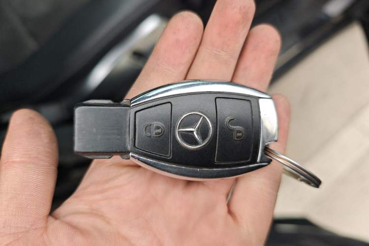 Used Mercedes-Benz R-Class 2014 R 320 4MATIC Business Model Vehicle Key
