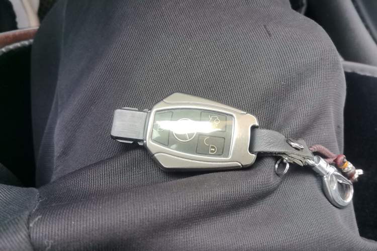 Used Mercedes-Benz R-Class 2014 R 320 4MATIC Business Model Vehicle Key
