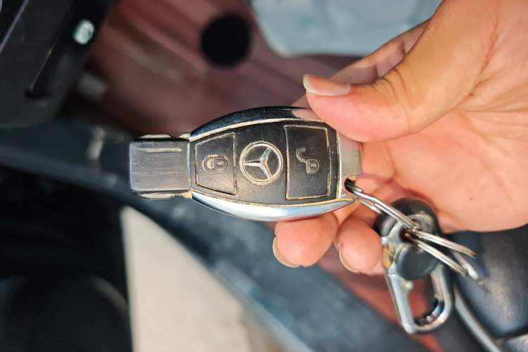 Used Mercedes-Benz R-Class 2014 R 320 4MATIC Luxury Model Vehicle Key