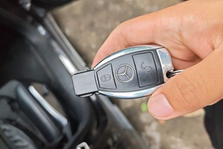 Used Mercedes-Benz R-Class 2014 R 320 4MATIC Luxury Model Vehicle Key