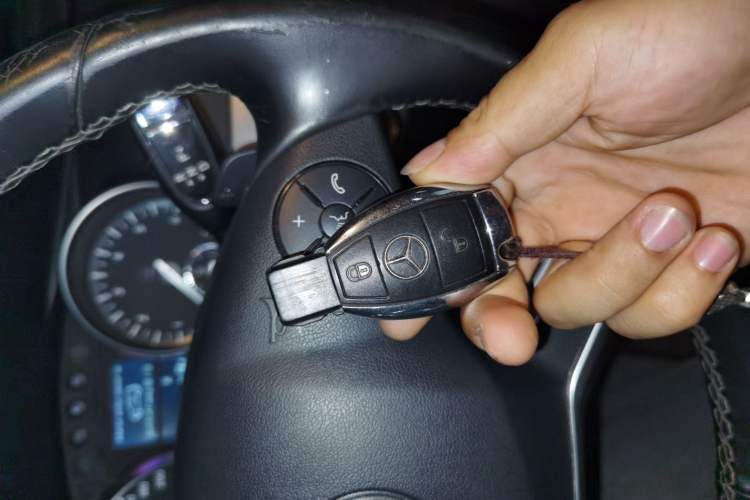 Used Mercedes-Benz R-Class 2014 R 320 4MATIC Business Model Vehicle Key