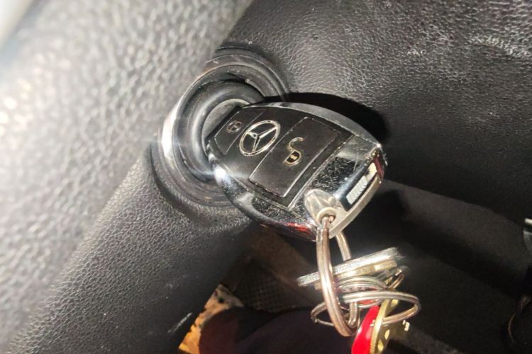Used Mercedes-Benz R-Class 2014 R 320 4MATIC Business Model Vehicle Key