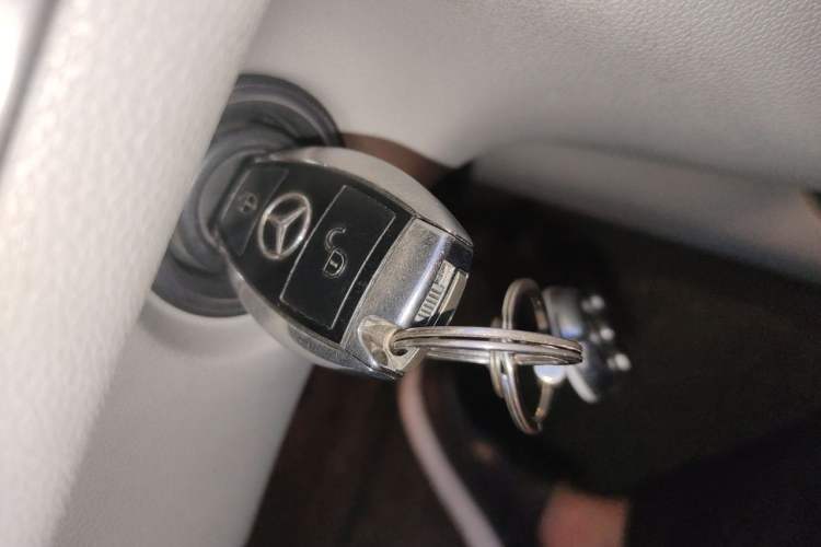 Used Mercedes-Benz R-Class 2014 R 320 4MATIC Business Model Vehicle Key