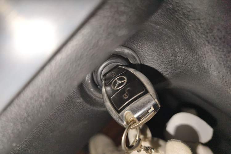 Used Mercedes-Benz R-Class 2014 R 320 4MATIC Business Model Vehicle Key