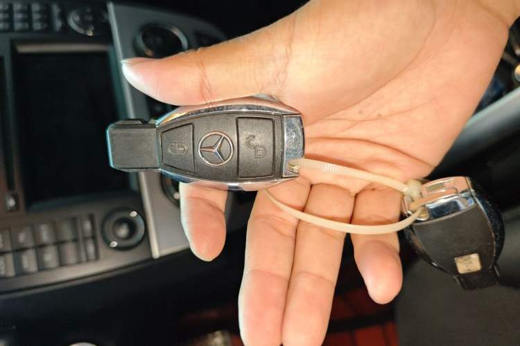 Used Mercedes-Benz R-Class 2014 R 320 4MATIC Business Model Vehicle Key