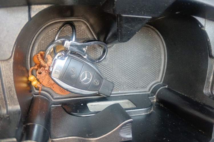 Used Mercedes-Benz R-Class 2014 R 320 4MATIC Luxury Model Vehicle Key