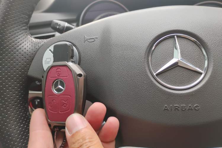 Used Mercedes-Benz R-Class 2014 R 320 4MATIC Business Model Vehicle Key