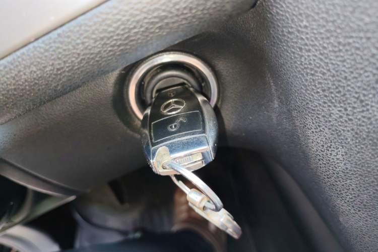 Used Mercedes-Benz R-Class 2014 R 320 4MATIC Business Model Vehicle Key