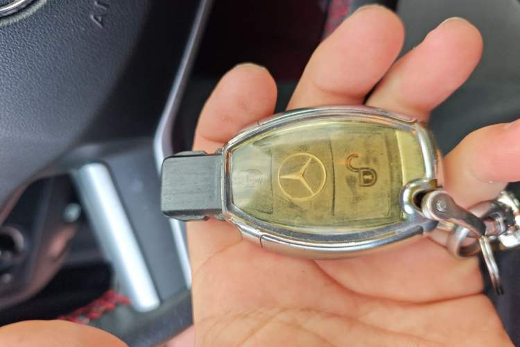 Used Mercedes-Benz R-Class 2014 R 320 4MATIC Business Model Vehicle Key