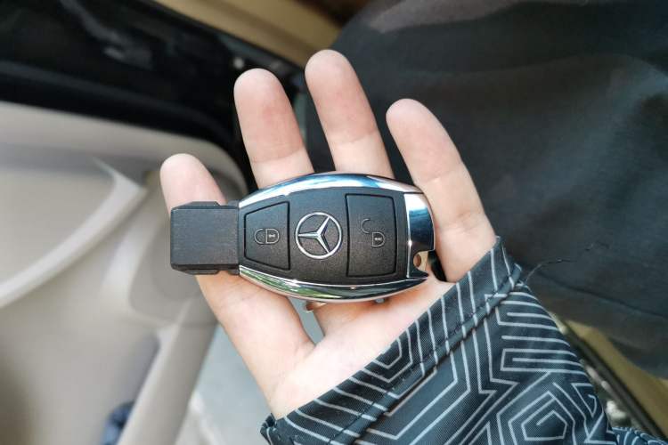 Used Mercedes-Benz R-Class 2014 R 320 4MATIC Luxury Model Vehicle Key
