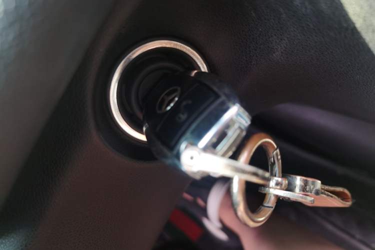 Used Mercedes-Benz R-Class 2014 R 320 4MATIC Luxury Model Vehicle Key