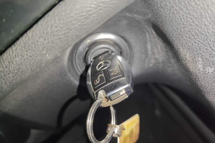 Used Mercedes-Benz R-Class 2014 R 400 4MATIC Business Model Vehicle Key