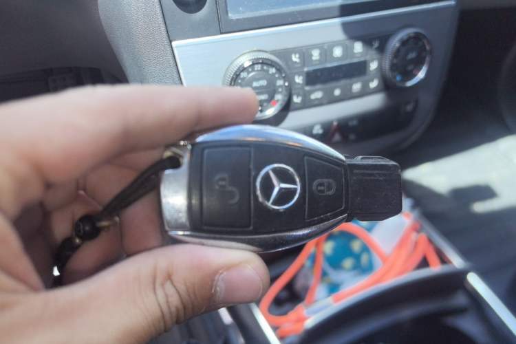 Used Mercedes-Benz R-Class 2014 R 320 4MATIC Business Model Vehicle Key