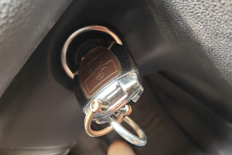 Used Mercedes-Benz R-Class 2014 R 320 4MATIC Business Model Vehicle Key
