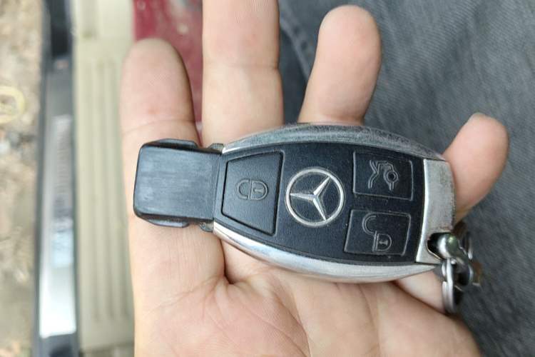 Used Mercedes-Benz R-Class 2014 R 400 4MATIC Business Model Vehicle Key