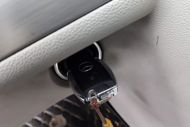 Used Mercedes-Benz R-Class 2014 R 320 4MATIC Business Model Vehicle Key