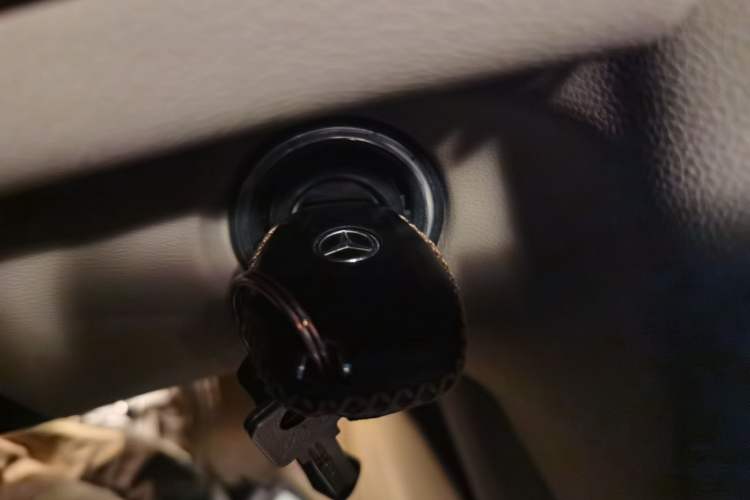 Used Mercedes-Benz R-Class 2014 R 320 4MATIC Luxury Model Vehicle Key